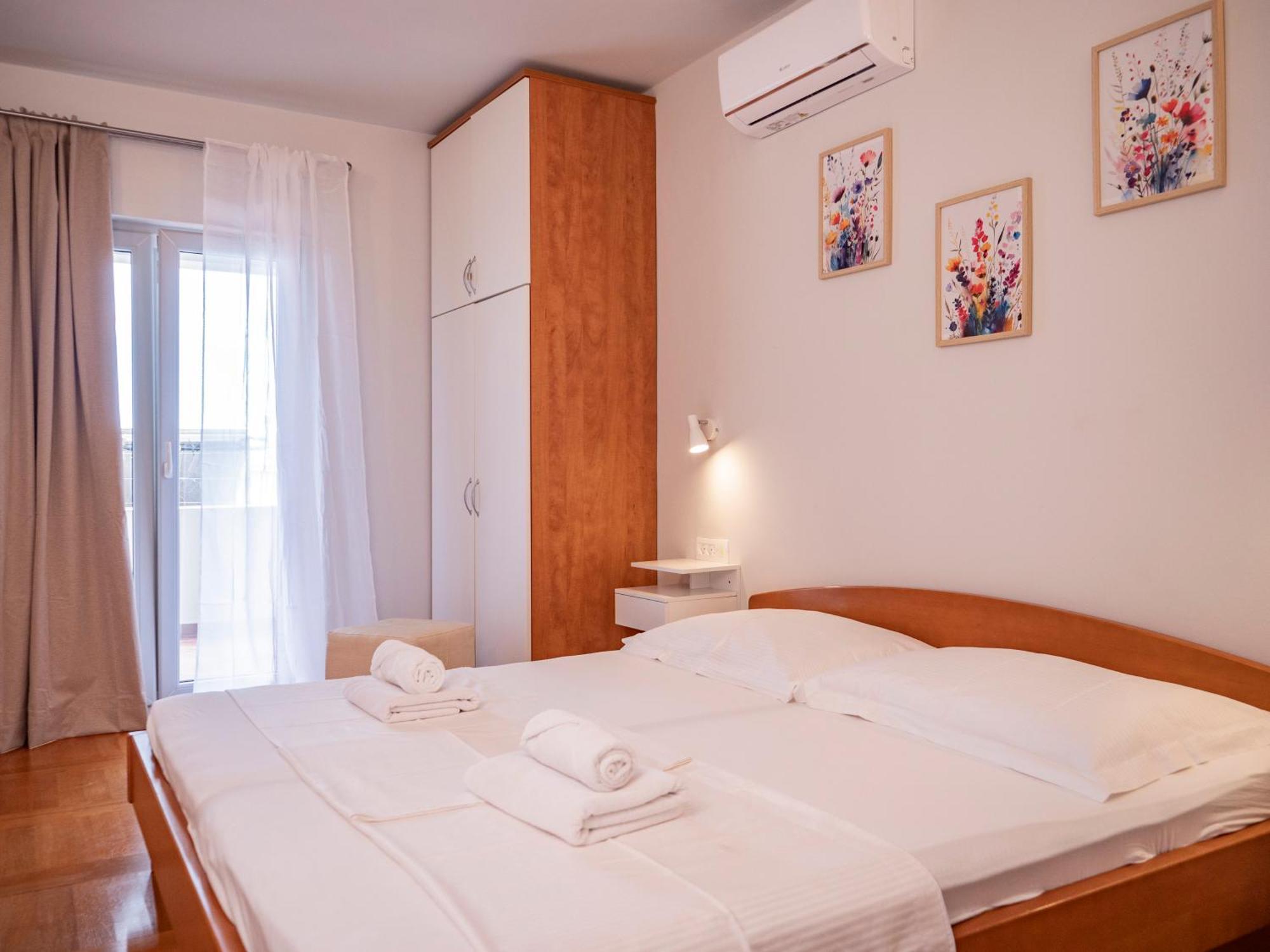 Apartment Jelka- Center Of Хвар Экстерьер фото