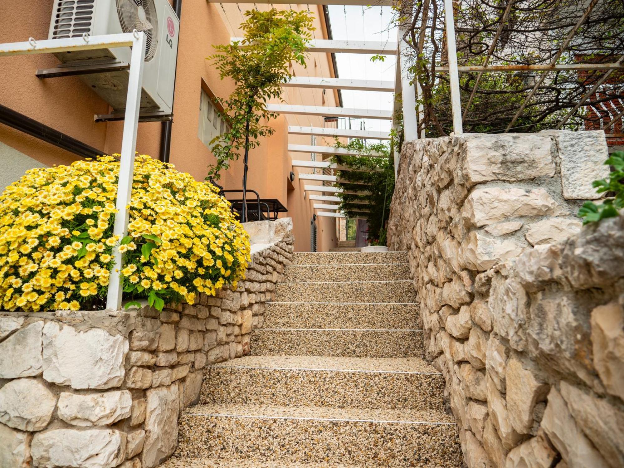 Apartment Jelka- Center Of Хвар Экстерьер фото